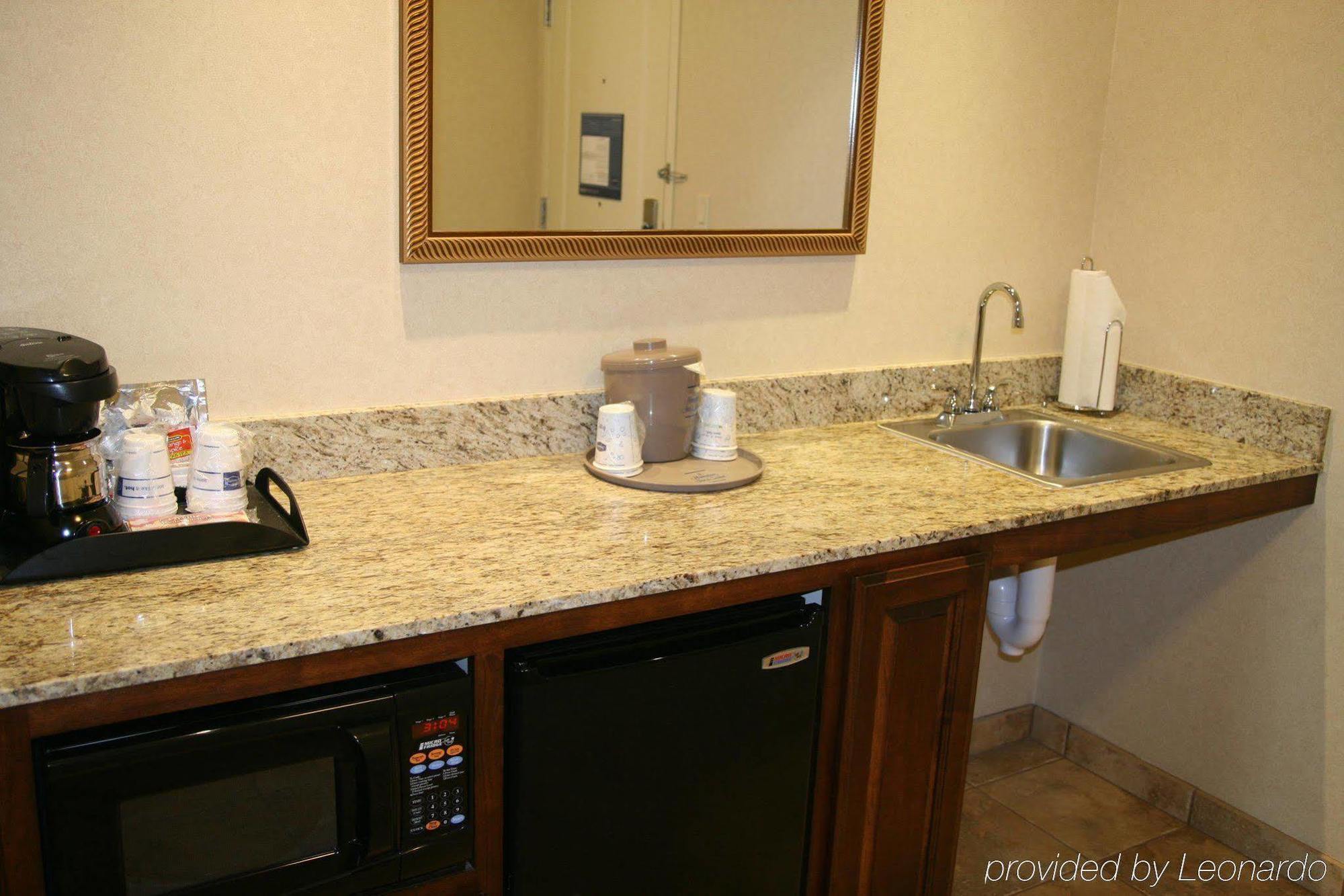 Hampton Inn & Suites Lodi Quarto foto